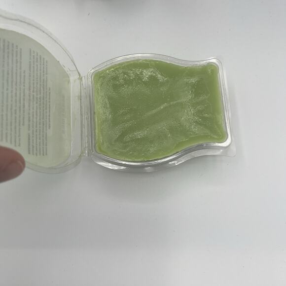 SCENTSY Bar Wild What-a-Melon Wax Warmer Melt 3.2 fl oz 8 Cube Fragrance Pack - Picture 2 of 3